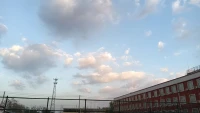 當一個人在一段時間內(nèi)不斷地陷入焦慮，他的身體就很容易遭受心身疾病。

而當一個群體不斷地陷入焦慮，而又不能采取達成一致意見的建設(shè)性步驟時，其成員早晚都會相互對抗。配圖