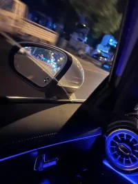 把握人生方向盤，油門踩到底，彎道超速才刺激配圖