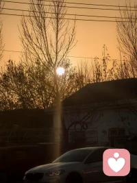 人这一生剧本的闪光点在什么地方，谁都说不准。
不要轻易否定自己的价值，只是时间还没到你发挥作用的那一刻。
错一辈子也没关系，有些东西、有些事情，可能做一千次一万次，它都是错误的。但是不要紧，它只需要在最最关键的时候，正确那么一次就足够了。
这世界上，一定有那么一件事，是为你而准备、为你而生、只有你才能做到的
​