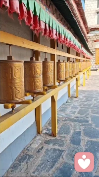 你一定要明白：
慧劍斬情絲不是絕情，是自救。
轉身離去也不是懦弱，是覺醒。
你不必去感謝傷害，但要敬畏天意。
一切只因天道不負清醒客，乾坤自有明白人。
待你走出這片迷霧，回望那一場不堪，
它不再是心頭的刺，
而是你靈性地圖上一個被徹底跨越的迷魂關。配圖