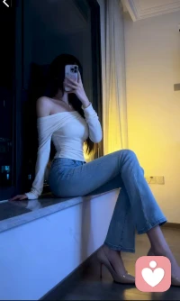 .
這句話我聽了幾百次，也驗證了無數次

你眼中的自己，不是你自己。 
別人眼中的你，也不是你。
你眼中的他人，才是你。配圖