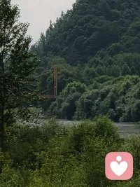 1.?好的關系從不是彼此改變，而是我懂你的欲言又止，你護我的天真爛漫，把“我”熬成“我們”。配圖