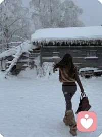 雪的預告像份小驚喜，
裹緊外套等它來，
落雪時的溫柔
       會裹住所有小情緒，
這冬天的浪漫，
值得好好期待呀～～