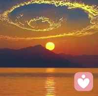 信佛，不是求佛保佑，而是讓自己清醒！

信佛，
不是為了讓佛來救我，
而是因為佛陀教我：
要看清世界的本來面目。

信“因果”，
不是為了坐等福報落在頭上，
而是明白了：
從此以后，我不再怨天尤人。

信“無?！保?不是為了逃進看破紅塵的虛無，
而是學(xué)會了：
面對變化，不抓不控，不執(zhí)不困。

信“空”，
不是為了遠離責(zé)任，
而是理解了：
萬事萬物終會流過心間，
該放下的，終究要放下。

佛陀從未說過：
“你應(yīng)該拜我?！?他真正說的是：
“你應(yīng)該覺知你自己?！?
這才是佛法的本質(zhì)——
不是依賴，不是祈求，
而是覺醒，是照見，是智慧。

佛教不是“有求必應(yīng)”的許愿池，
而是“有覺才應(yīng)”的清明之路。
它不是讓人生順利的捷徑，
而是讓人活得清醒、自在、柔軟、通透的指南。

修心，不是向外求，而是向內(nèi)走！
祝福共勉