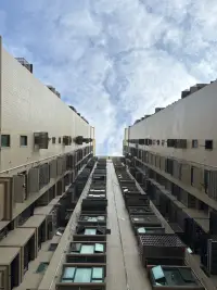 是蓝天白云还是密密麻麻的楼～