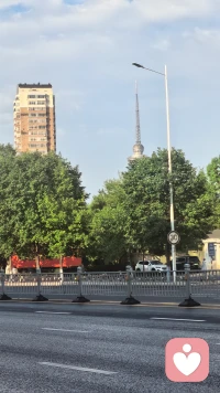 很多情绪不必强行自我消化，压抑久了容易陷入内耗。允许自己脆弱，学会适度倾诉，才是好好爱自己的开始。