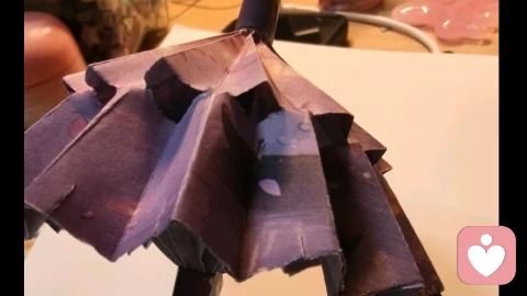 以伞为隅，藏尽温柔\n\n