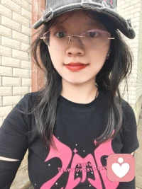 记得要笑。配图