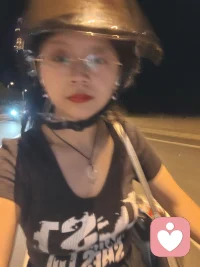 晚风可以吹走烦恼，我迷恋着。配图