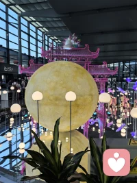 人有悲歡離合，月有陰晴圓缺，此事古難全。
但愿人長久，千里共嬋娟。
古人說的話，大白話意思就是:活在當下，接納不完美。配圖