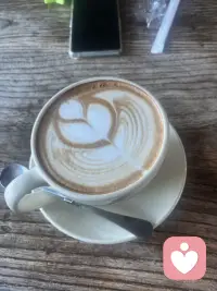 給孩子“穿大鞋”，
讓孩子在這樣的環(huán)境里，
盡可能多地不被評論。

                    —溫妮科特所說的抱持性環(huán)境