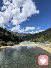 我依然熱愛生活, 享受朝九晚五的平淡, 也向往浪跡天涯的自由。配圖