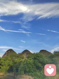 你愛一個人，或者做了好事，這個世界不會直接回報給你，是曲線形式的。你的順利，不知道是哪一個善念成熟。你的倒霉，一定是哪一個惡念成熟。
你說我不信，沒事滴。世界的運行規則，不會為你改變。
如果你一心向惡，不順，生病，倒霉…～～～
但也許你什么事沒有，因為你有福。那么你的父母或者后代會承擔，一定會的，你放心。
這不是什么因果，佛學，這是自然規律，我們都是自然規律的孩子。無一例外。配圖