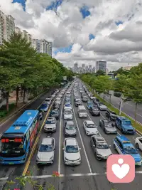 在孩子整天捧着手机时，我们是否注意到，
屏幕那端的世界，到底藏着孩子怎样的期待？
也许是游戏的成就感，是和朋友组队时的归属感，是被点赞时的认同感……
让孩子沉迷的，其实不是手机本身，而是那些现实里没被满足的渴望。

可以通过学习，陪孩子找回那些现实世界里比手机更温暖的陪伴，比点赞更真切的认可❤️