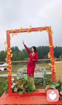 人生若只如初見(jiàn)，所以這句話的意思是讓我們珍惜初見(jiàn)，那是老天把人性中僅有的甜，放在了我們的初見(jiàn)。配圖