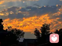 人们总把人生最美好的阶段用来赚钱，以便能在人生最没价值的阶段享受一点值得怀疑的自由。

多数人都在平静的绝望中度日，过着世俗所谓的应该过的人生。

也许你试试看去过你想过的人生，顺其自然的过日子是非常安宁的，不应该背上懒惰的骂名。