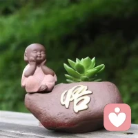 一句话心理学:“觉悟，不是对所有世事的无所谓，而是对无能为力之事的坦然接受”。