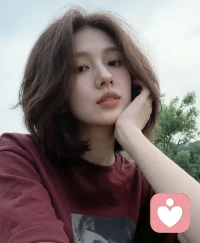 那些凌驾众生之上的才华，如果只会让人变得自负冷漠和对生活充满了距离感，那还真不如只是一个温暖的凡人，活在人间烟火里，和所有有情有义的生命在一起混为一谈。