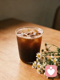 倾听，是最无声也最有力的拥抱。
愿你今天，被温柔以待，也被认真听见。
不必强迫自己立刻好起来。
慢慢来，我等你。配图