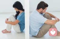 一個男人冷戰(zhàn)的原因都有哪些？
第一他可能是一個不善于表達的人，冷戰(zhàn)是在暫時性回避問題。
第二他可能是在用這種方式表達不滿和對抗，逼女人妥協(xié)服軟。
第三他可能是已經(jīng)對這段感情徹底失望，對女人已經(jīng)無所謂了。