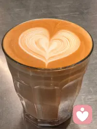 什么是最好的关系呢？就是随时保持联系，随时都可以打扰。你知道我不会变，我也知道你不会走，相互惦记，各自忙碌，开心的时候有人分享，难过的时候有人陪伴，有话直说，有事明讲，相处的时候不需要防备，聊天的时候毫无顾忌，这就是最好的关系。