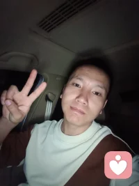 你两首空空，为何心事重重
就因两首空空，所以心事重重配图