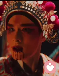 “一个眼神足以封神”
“今我二人”“今我夫妻二人”
《ENEMY》民国篇。
后来才懂，婚姻、性、伴侣，都只是关系最浅的外壳。
我们真正渴求的，从来不是一纸契约的捆绑，也不是片刻的温暖慰藉。
而是有人能看见你藏在坚强背后的脆弱，懂你沉默里的所有委屈，和你同频共振，互相照亮，彼此滋养，让你在这段关系里，永远不必做那个“懂事的大人”。​“世界上不缺对你笑脸相迎的人，缺的是看见你狼狈依然愿意拥抱你的人。”配图