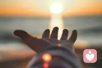 没有勇气的时候也要主动出击，
哪怕只是作为一次探索。 

别怕，
向前走，
什么都不要想，
做就对了！