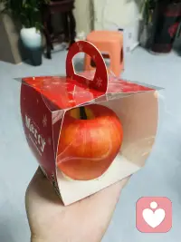 人这辈子，除了健康，什么都不是你的，少生气，多开心，最重要的是照顾好自己。
人の一生において、健康以外のものは何も自分のものではない。怒りを少なくして、楽しいことを多くして、最も重要なのは自分をきちんと世話することだ
平安夜