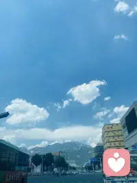 看见自己，是疗愈的开始。你的感受，值得被温柔安放。在心灵的旷野上，允许自己迷路，也相信终能找到归途。情绪不是敌人，是内心最诚实的信使。每一次向内探索，都是点亮一盏心灯。配图