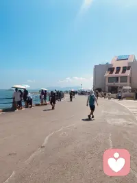 人呐！不必太正常，开心快乐就好配图
