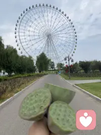 只要我够疯，就没有人能绑架我的情绪！我不是在发呆，我是在和我的灵魂进行深度谈判，它说它想辞职配图