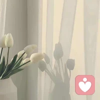 所有情绪都有正面意义的，就恨没有正面意义，尽可能不要碰恨，对自己一点好处都没有。恨是个什么呢？我告诉你们，船总有个船锚，锚把那个船拖住，不被水流拖走，锚一定很重的，恨，看起来好像一个这样的锚，你越恨，这个锚越大，你必须拖着这个锚走人生的路。那你告诉我，你有可能走得轻松吗？不可能轻松了，你连走动一分的都不行啊，你心里骂的那个人没事啊，每天活得很开心的。是你的恨不会做成对任何人的所谓不好的后果，只会搞死自己。所以，恨并不是不放过对方，是以对方作为一个借口，来不放过自己。因为你有恨在身，完全没有余力去经营好你的人生。公平不公平都已经过去了，该哭哭过，该痛痛过了，从中学到一些东西，让我以后更聪明，更能照顾自己，然后我就可以继续往前走。配图