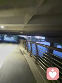 位不期骄，禄不期侈，恭俭惟德，无载尔伪。——《尚书·周书·周官》
释文:身居高位，不必刻意追求骄傲，骄气自会找上门，享有厚禄不必刻意追求奢侈，奢靡习气很容易滋生，秉持恭敬检朴的德行，不弄虚作假，虚饰伪装。