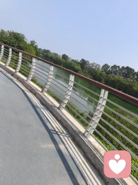 帝曰：“畴咨若予采？”驩兜曰：“都！共工方鸠僝功。”帝曰：“吁！静言庸违，象恭滔天。”——《尚书 · 虞书 · 尧典》
译文：尧说：“谁能办好我的政务？”驩兜说：“啊！共工已经集聚不少功绩。”尧说：“唉！他话说得好听，行事却违背正道；外表恭顺，内心傲慢，轻慢上天。”
（尧舜禹-共工-不周山-山海经，这样逻辑就连上了，考古还是有必要的，受益很大）