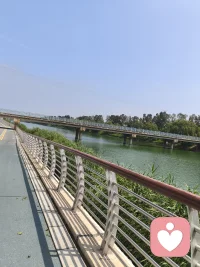 帝曰：“我其试哉！女于时，观厥刑于二女。”厘降二女于妫汭，嫔于虞。帝曰：“钦哉！”——《尚书 · 虞书 · 尧典》
译文：尧说：“我来考验他！把我的两个女儿嫁给他，观察他治家的德行。”于是令两个女儿下嫁到妫水弯曲之处，做虞舜的妻子。尧嘱咐舜：“要恭敬谨慎啊！”