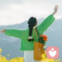 愿你做自己的太阳，与山川湖海为伴，自信勇敢，保持努力，积极生活，温暖善良。配图