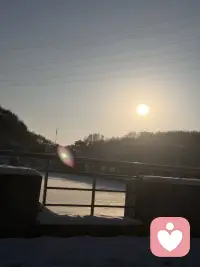 把负面的念头关掉，用这些充满力量的句子开启新的一天，你会发现生活真的会悄悄变好。配图