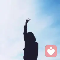 自我改变是一个过程，请对自己保持耐心与慈悲。你过去的故事塑造了你，但不必定义你的未来。真正的成长始于你不再重复熟悉的痛苦，而开始练习陌生的自爱。 每一步有意识的觉察，都是你为自己书写的全新篇章。