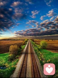 很多事情...注定無解...
無所謂對錯...
只是不同的選擇，不同的結果...
沒辦法逐一嘗試，也就沒辦法擇最優...
所以，當下的選擇就是你的選擇...
其他，多思無益～