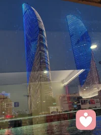 余生很短，别让负能量消耗自己。远离消耗你的人和事，多靠近那些能让你笑、让你成长的人；把心里的位置留给美好与温暖，摒弃焦虑与抱怨。你的心态，决定了你的生活状态。