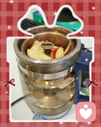 今天为自己自制了一壶黄芪苹果养生茶🍵血脉觉醒

生活就是一场修行，既修心也修行！修自己的耐心、恒心、平常心。我们的人生，就是再一边拥有，一边失去；一边选择，一边放弃。

今天陌生的，是昨天熟悉的；现在记住的，是以后淡忘的。不是人生选择了你，而是你选择了人生！🎄
​
​配图