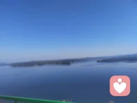 关系是一面镜子，照见未知的自己。 你在他人身上看到的喜爱或厌恶，可能都是自我某个部分的投射。
改变不是推翻过去的自己，而是整合所有的部分。 我们文化中推崇的“坚强”，常常被误解为“不动声色”。真正的强大，是拥有与所有情绪共处的能力。
通往真正自由的道路，始于彻底地看见并接纳“当下的自我”。