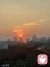 被爱是运气，自爱是底气。当你足够爱自己，就会发现，有没有人爱你并不重要，有则锦上添花，无则依旧风华！