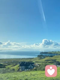 人生本就是一种体验，喜怒哀乐，放下焦虑和执着，接受每个阶段的自己出现。