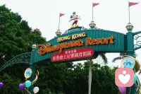 人这一生，终究要和自己和解。接受偶尔的脆弱，接受事与愿违，接受不被喜欢，也接受平凡普通。不必逼自己事事完美，也不用总活在别人的眼光里。好好照顾情绪，慢慢治愈自己，你已经很努力了，值得被温柔以待。配图