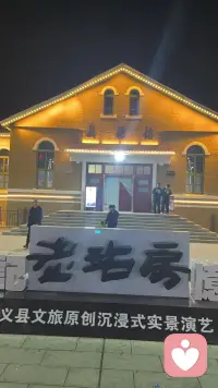 1. 放过自己，才是终身浪漫的开始。

2. 情绪稳定，是成年人最好的修行。

3. 接纳普通，和生活温柔和解。

4. 慢一点没关系，平安开心就好。

5. 少胡思乱想，是顶级的自愈。

6. 心宽一点，烦恼就会少一点。

7. 治愈自己，从来都不靠别人。

8. 看淡世事，好好爱自己。

9. 向内安顿，自在从容。

10. 所有内耗，都是想得太多。配图