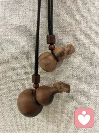 心有所安，便是归处。
一间疗愈茶馆，不只是喝茶歇脚的地方，更是安放情绪、抚慰人心的小天地。

我常在线上做倾听与陪伴，不为别的，只愿以一颗向善之心，多接住一份迷茫，多温暖一段孤独。
能被人信任、被人依靠，便是我最踏实的幸福。

愿每一个疲惫的灵魂，都能在这里被温柔以待，
静心、疗愈、重启，再从容走向生活。

善德檀易理疗愈茶馆
以茶静心，以心疗愈配图