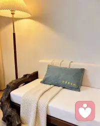 白天为生活奔波，夜晚给自己一点温柔。枕着淡淡的沉香，卸下所有焦虑与疲惫，一夜无梦、深度安睡。好好睡觉，才是顶级养生😪🌖😴