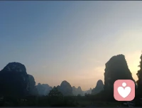 “真正给你撑腰的，
是丰富的知识储备，
足够的经济基础，
持续的情绪稳定，
可控的生活节奏，
和那个打不败的自己。
你自己才是你自己最大的靠山！”配图
